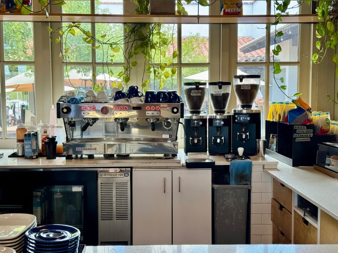 Presta - 100 S Avenida Espresso Machine View