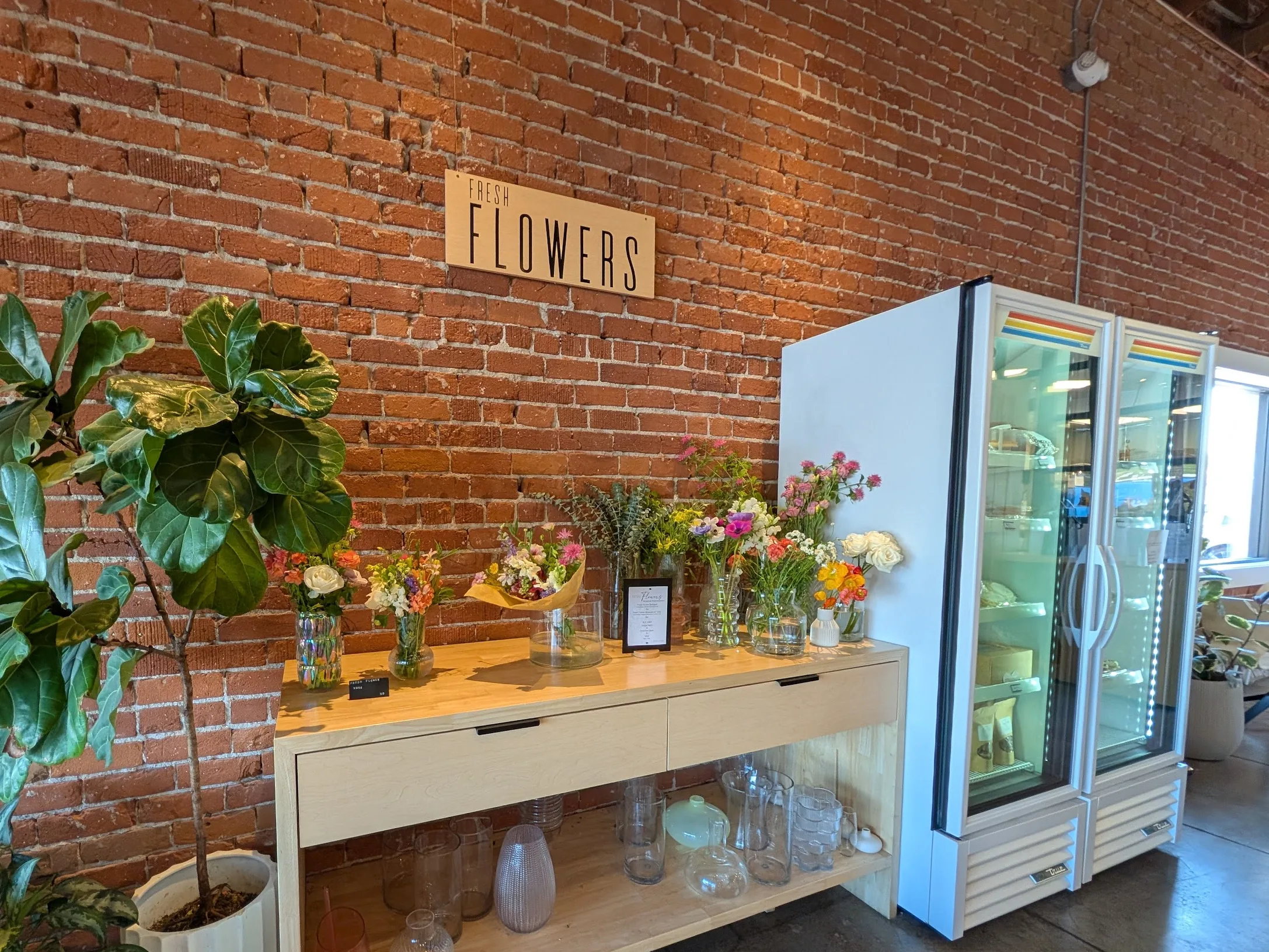 A Flourshop - Flowers for sale
