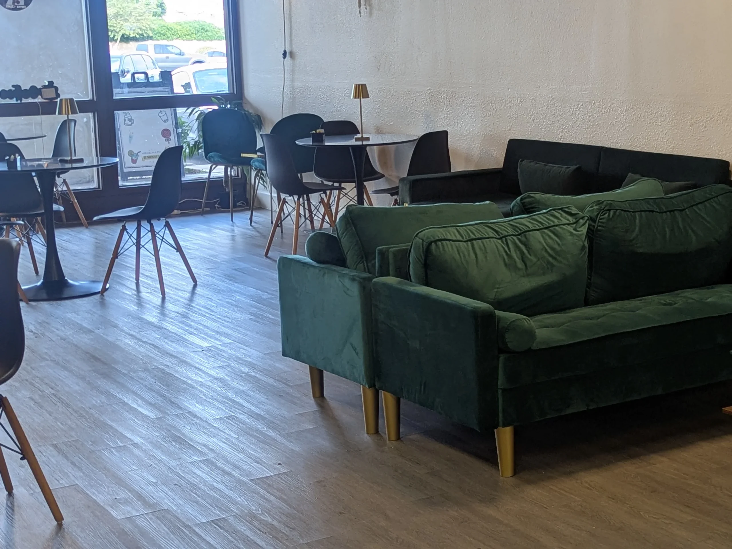Hadas Cafe Indoor Seating_A