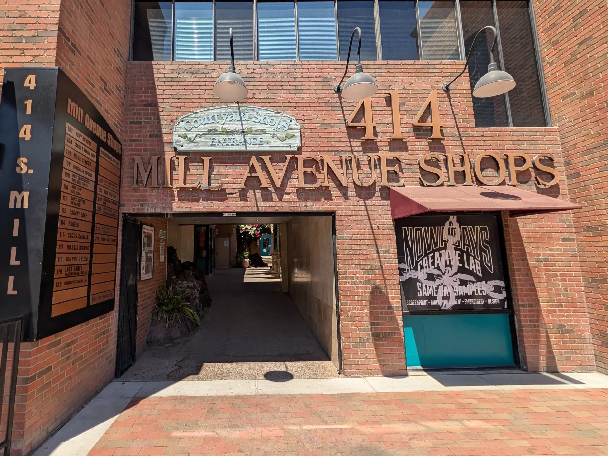 Gio's and the Mills Avenue Shops Entrance