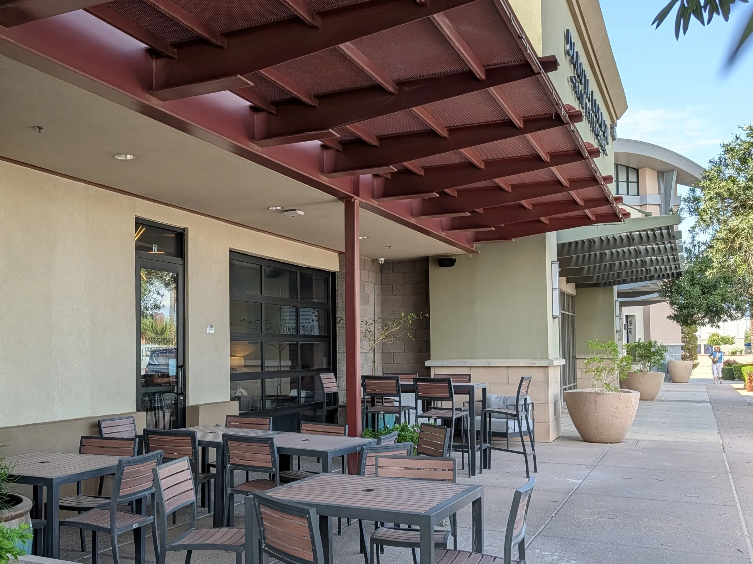 Mission Coffee & Tea Chandler Front Patio